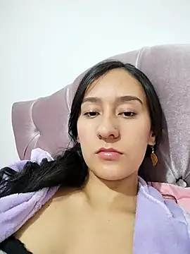 Snapshot of Candyblazz chatting on 10/18/25, 03:42 Candyblazz online show from 10/18/25, 03:42