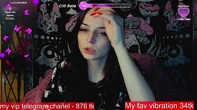 Snapshot of ArianaLight chatting on 10/25/25, 07:08 ArianaLight online show from 10/25/25, 07:08