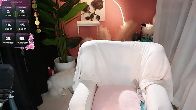 Snapshot of feifei1_L chatting on 11/24/25, 02:39 feifei1 L online show from 11/24/25, 02:39