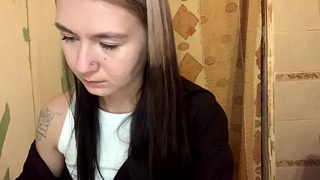 ArianeBhayani online show from 10/21/25, 09:26