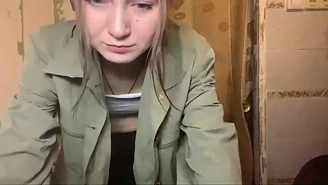 ArianeBhayani online show from 10/30/25, 09:37