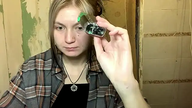 ArianeBhayani online show from 11/04/25, 09:03