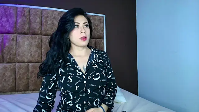 Snapshot of THAMARA_ANGELLS_ chatting on 10/13/25, 02:33 THAMARA ANGELLS online show from 10/13/25, 02:33