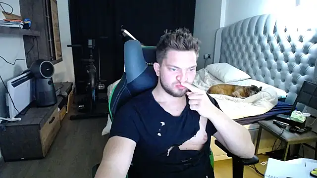 Snapshot of sugar_baby_twunk chatting on 10/13/25, 02:11 sugar baby twunk online show from 10/13/25, 02:11