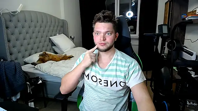 Snapshot of sugar_baby_twunk chatting on 10/17/25, 04:31 sugar baby twunk online show from 10/17/25, 04:31