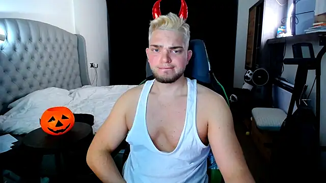 Snapshot of sugar_baby_twunk chatting on 10/29/25, 02:03 sugar baby twunk online show from 10/29/25, 02:03