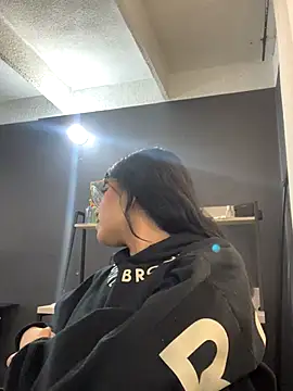 angie rousse  online show from 11/19/25, 01:11