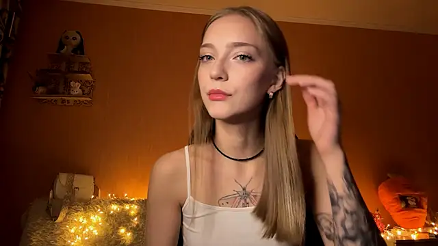 EvaPeace online show from 10/14/25, 04:19