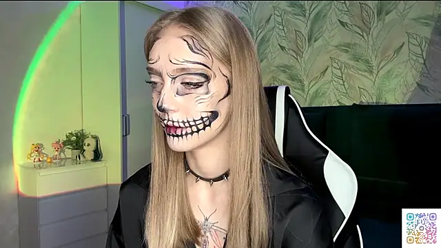 EvaPeace online show from 10/31/25, 04:19