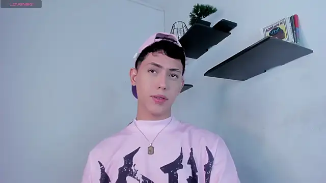 Iam criss09 online show from 11/25/25, 01:00