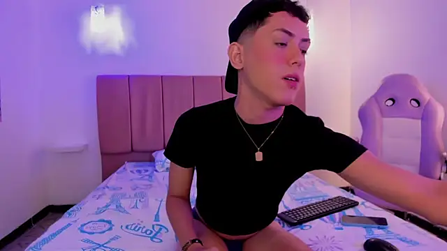 Iam criss09 online show from 12/04/25, 04:00