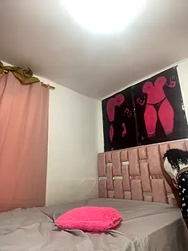 Snapshot of abby_moss_2 chatting on 10/22/25, 01:55 abby moss 2 online show from 10/22/25, 01:55