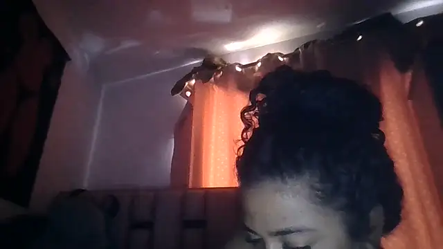 Snapshot of abby_moss_2 chatting on 11/22/25, 05:34 abby moss 2 online show from 11/22/25, 05:34