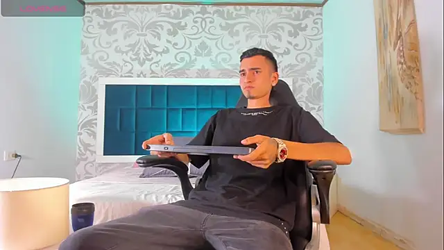 Snapshot of Ethan_Boy_ chatting on 10/12/25, 07:46 Ethan Boy online show from 10/12/25, 07:46