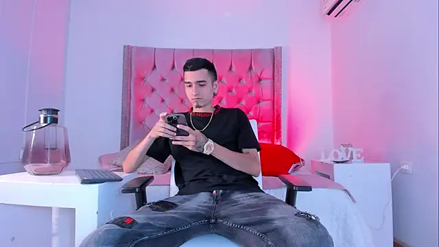 Snapshot of Ethan_Boy_ chatting on 10/16/25, 07:59 Ethan Boy online show from 10/16/25, 07:59