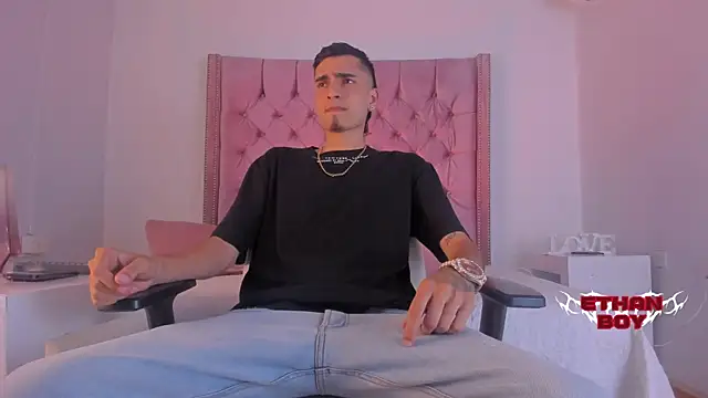 Snapshot of Ethan_Boy_ chatting on 10/27/25, 08:46 Ethan Boy online show from 10/27/25, 08:46