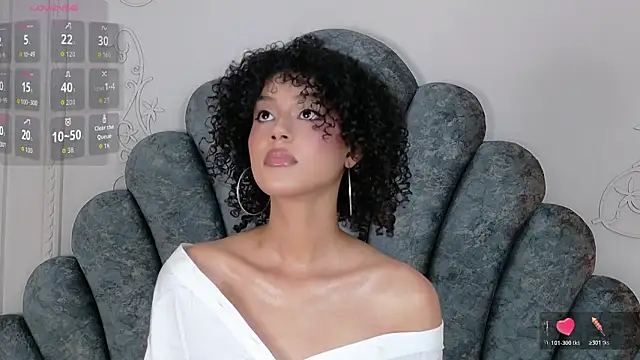 Snapshot of Lila-Rose chatting on 10/27/25, 12:36 Lila-Rose online show from 10/27/25, 12:36