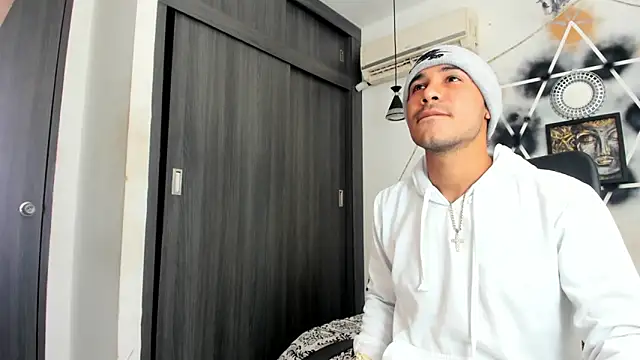 Snapshot of jhapsson_wong chatting on 10/10/25, 02:49 jhapsson wong online show from 10/10/25, 02:49