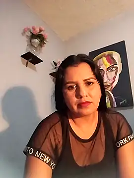 Snapshot of Candy-Samanthy chatting on 10/15/25, 01:39 Candy-Samanthy online show from 10/15/25, 01:39