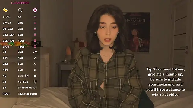 Snapshot of shygaze- chatting on 10/18/25, 09:04 shygaze- online show from 10/18/25, 09:04