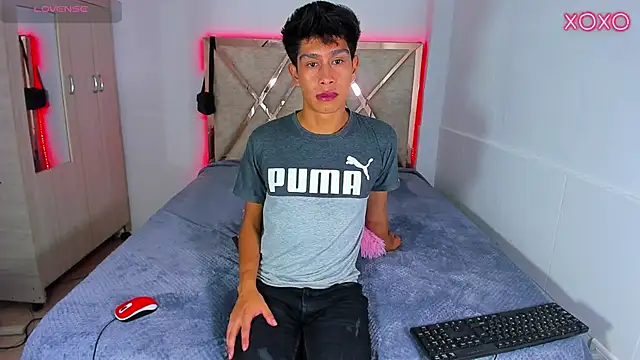 Jacovo2002 online show from 10/19/25, 02:34