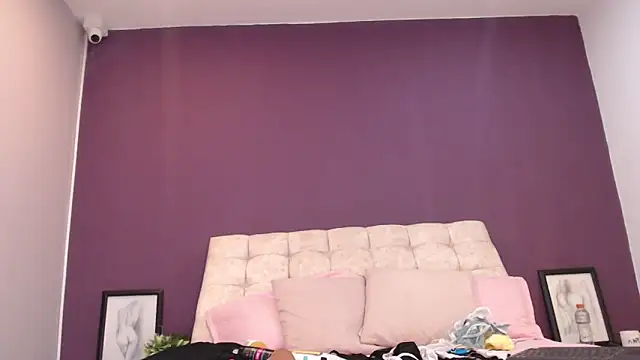 Snapshot of Valerii_Mariin chatting on 11/19/25, 08:31 Valerii Mariin online show from 11/19/25, 08:31