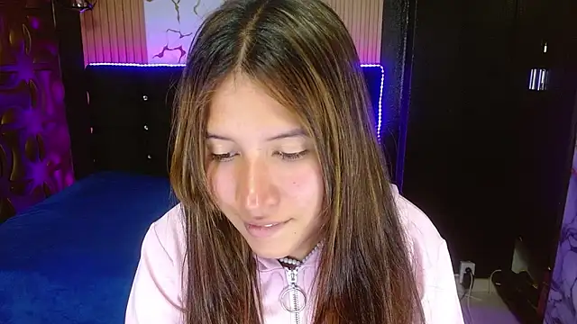 Snapshot of tinibunny chatting on 10/17/25, 08:00 tinibunny online show from 10/17/25, 08:00