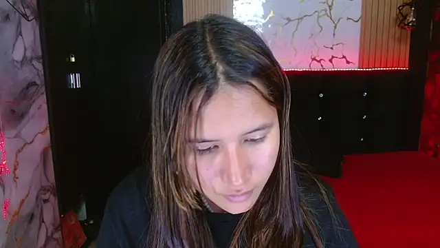 Snapshot of tinibunny chatting on 10/23/25, 08:18 tinibunny online show from 10/23/25, 08:18