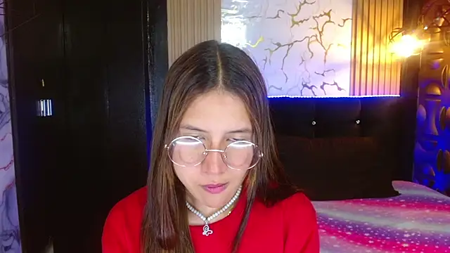 Snapshot of tinibunny chatting on 10/28/25, 07:05 tinibunny online show from 10/28/25, 07:05