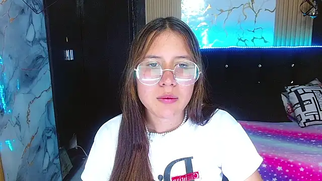 Snapshot of tinibunny chatting on 10/30/25, 08:31 tinibunny online show from 10/30/25, 08:31