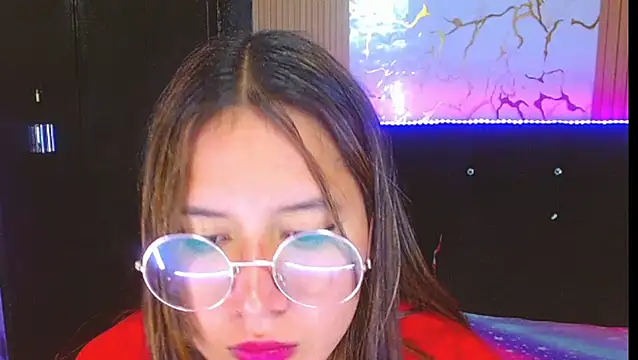 Snapshot of tinibunny chatting on 10/31/25, 07:59 tinibunny online show from 10/31/25, 07:59