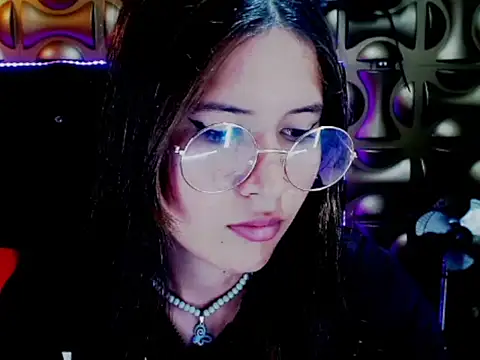 Snapshot of tinibunny chatting on 11/06/25, 07:59 tinibunny online show from 11/06/25, 07:59