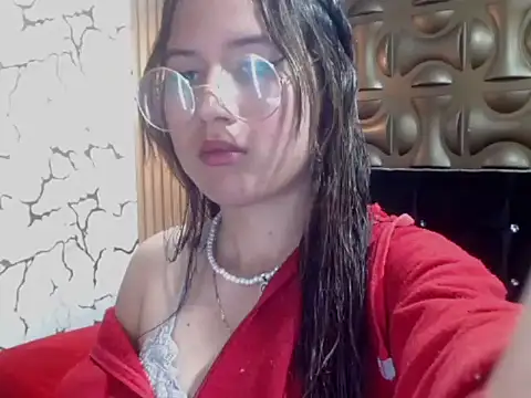 Snapshot of tinibunny chatting on 11/15/25, 07:32 tinibunny online show from 11/15/25, 07:32