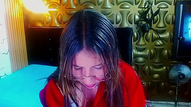 Snapshot of tinibunny chatting on 11/24/25, 07:57 tinibunny online show from 11/24/25, 07:57