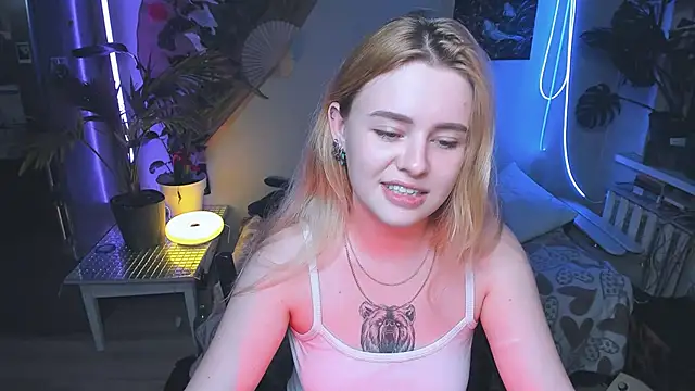 Alexa  Pirs online show from 10/18/25, 08:20