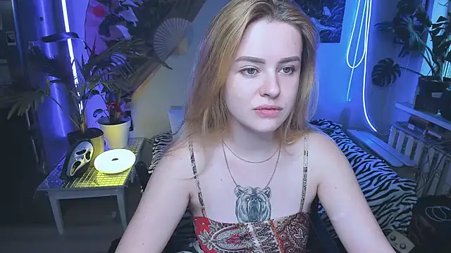 Alexa  Pirs online show from 10/22/25, 01:22