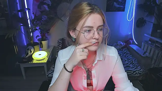 Alexa  Pirs online show from 11/01/25, 02:52