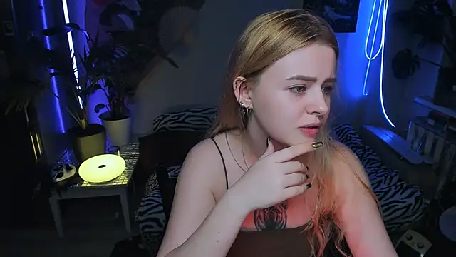 Alexa  Pirs online show from 11/22/25, 03:33