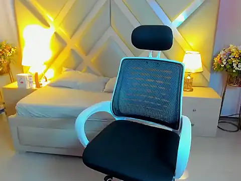 Annylittle  online show from 10/23/25, 01:05