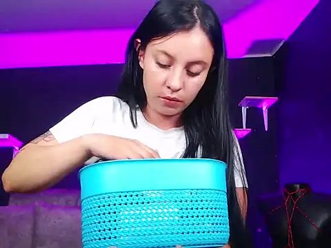 Snapshot of Liastark chatting on 11/30/25, 10:58 Liastark online show from 11/30/25, 10:58