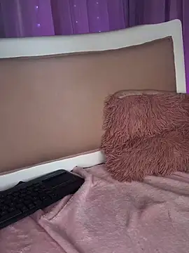 Snapshot of Swweet_Miia1 chatting on 10/21/25, 09:37 Swweet Miia1 online show from 10/21/25, 09:37