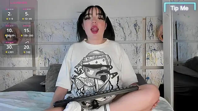 Snapshot of bubble__angel__ chatting on 10/16/25, 11:44 bubble angel online show from 10/16/25, 11:44