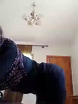Snapshot of roseflore chatting on 10/11/25, 10:58 roseflore online show from 10/11/25, 10:58