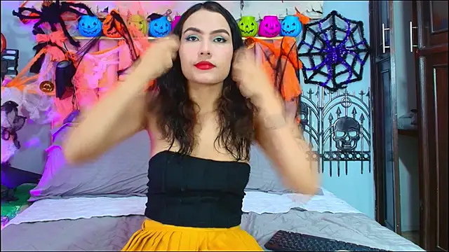 Snapshot of SammyRose_1 chatting on 10/19/25, 01:12 SammyRose 1 online show from 10/19/25, 01:12