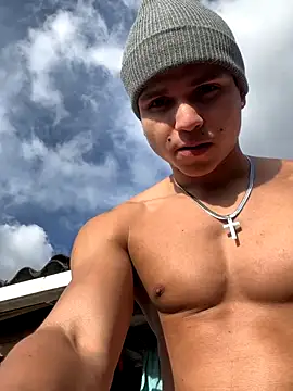 Snapshot of mirallesandbig chatting on 10/19/25, 09:15 mirallesandbig online show from 10/19/25, 09:15