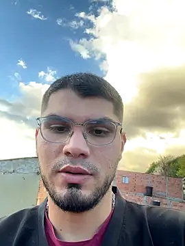 Snapshot of mirallesandbig chatting on 10/24/25, 10:06 mirallesandbig online show from 10/24/25, 10:06