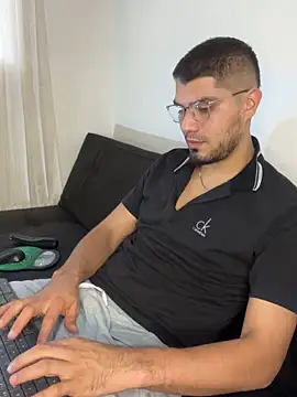 Snapshot of mirallesandbig chatting on 10/27/25, 09:41 mirallesandbig online show from 10/27/25, 09:41