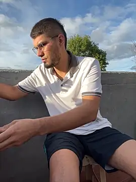 Snapshot of mirallesandbig chatting on 10/31/25, 09:49 mirallesandbig online show from 10/31/25, 09:49