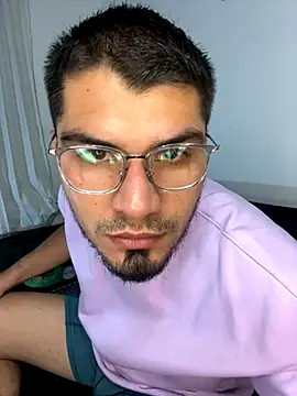 Snapshot of mirallesandbig chatting on 11/04/25, 11:04 mirallesandbig online show from 11/04/25, 11:04