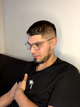 Snapshot of mirallesandbig chatting on 11/06/25, 10:32 mirallesandbig online show from 11/06/25, 10:32